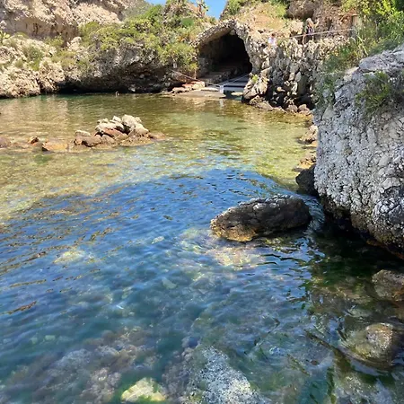 Taormina Roby Апартаменти